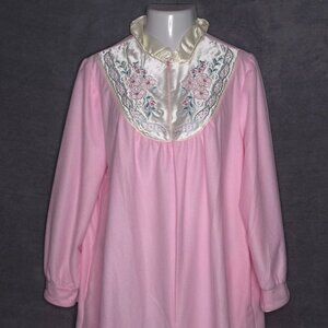 Vintage Pink Floral Embroidered Satin Collar Nightgown 1X Long Sleeve 1/2 Zip